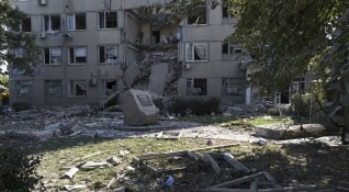 Мащабна въздушна атака в родния град на украинския президент Володимир