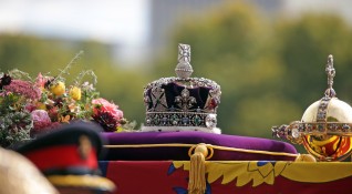 Кралица Елизабет ІІ бе погребана вчера след 10 дни на