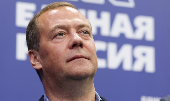 Медведев: ДНР и ЛНР в Русия за необратими геополитически промени ...