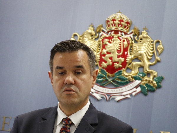 Министърът на икономиката Никола Стоянов потвърди, че дългосрочно България се