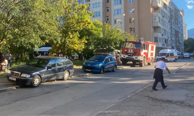 Катастрофа с автобус в София, 4-5 души са ранени, сред които дете