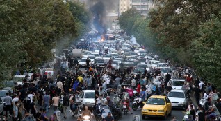 Президентът на Иран Ебрахим Раиси заяви че смъртта на млада