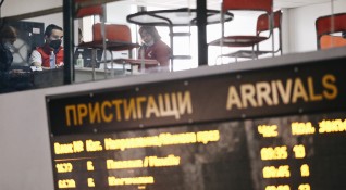 Поради възникнала повреда в контактната мрежа на Централна гара София