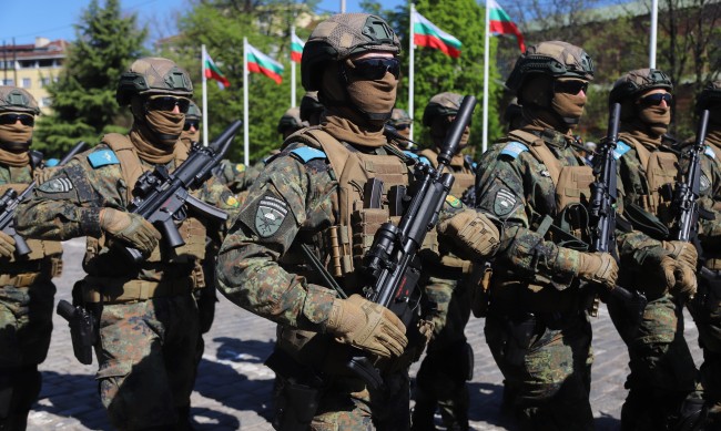 Ако има мобилизация в България днес: Колко ще са войниците у нас? 