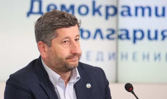 Христо Иванов: Хората ще ни бият, ако управляваме с ГЕРБ