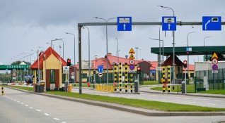 Полша забрани влизането на руски граждани които преминават на нейна