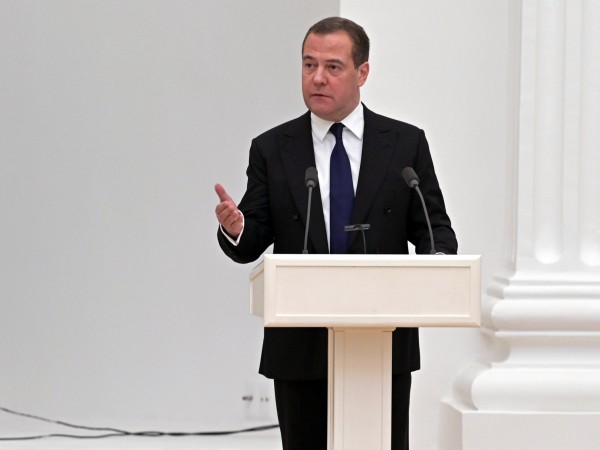 Бившият руски президент Дмитрий Медведев предупреди днес, че Москва има