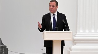 Бившият руски президент Дмитрий Медведев предупреди днес че Москва има