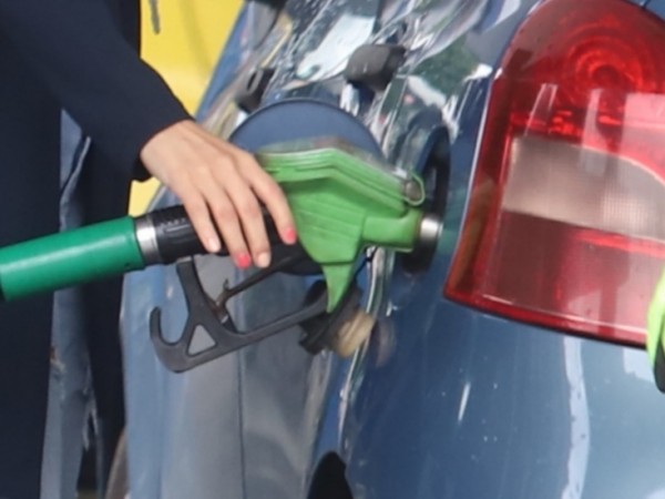 Цените на горивата пак тръгнаха нагоре след обявяването на частичната