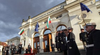 Мнозинството български граждани вярват в демокрацията подкрепят евроатлантическата ориентация на