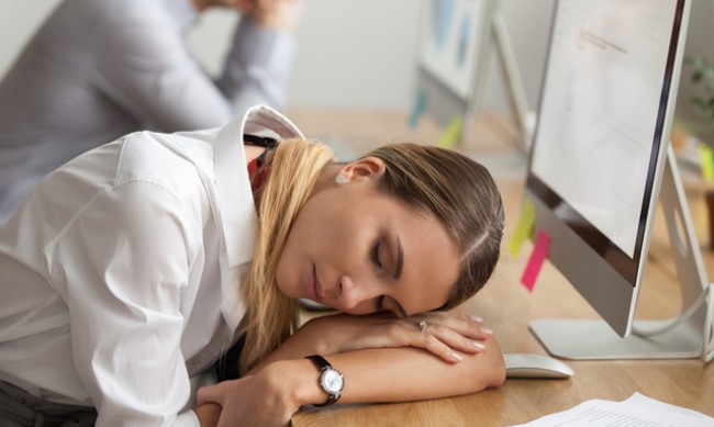5 начина да намалите умората преди месечния цикъл 