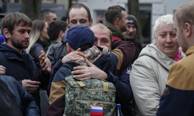 Капан: Русия набира войници край границите си