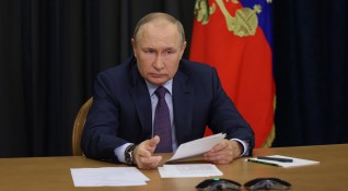 Мобилизацията нанесе щета върху рейтинга на президента Владимир Путин. Според