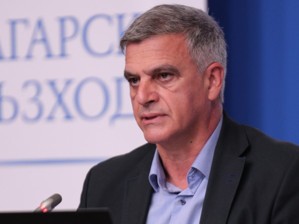 Лидерът на Български възход Стефан Янев упражни правото си на