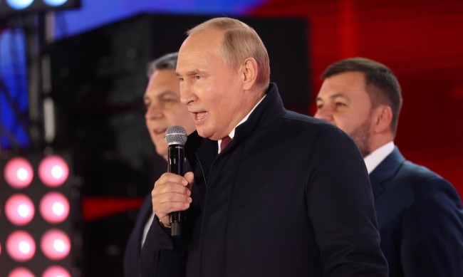 Подготвя ли се свалянето на Путин и ще свърши ли през зимата войната? 