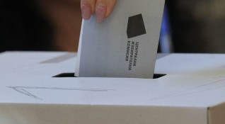 В следобедните часове се активизира гласуването на избирателите с българско