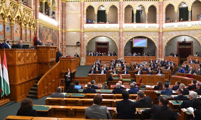 Унгария договори отлагания на плащания към Русия