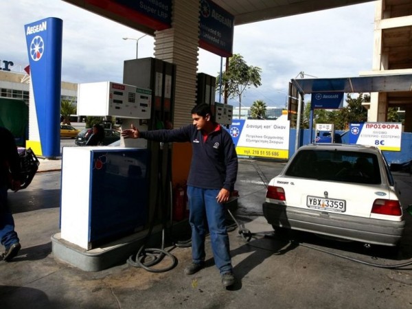 Гърците са притеснени от високите цени на горивата и стоките,