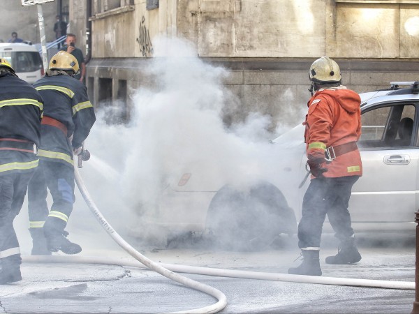 Пожар в жилищна сграда на улиците Кирил и Методий и Веслец в София.