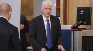Военният министър Димитър Стоянов обясни че служебния кабинет не закупува