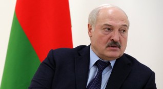 Александър Лукашенко диктаторът който управлява Беларус поддържаше внимателен баланс по