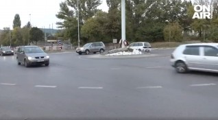Кръговото кръстовище в Шумен където 18 годишен уби с джипа си