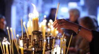 Българската православна църква почита днес църковния празник на Света Петка