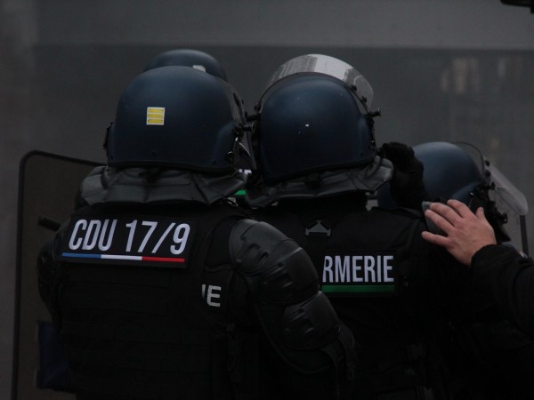 Полицията в Париж започна разследване за убийство, след като тялото