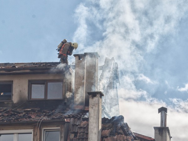 Разкрито е двойно убийство, прикрито с пожар в София. Криминалисти