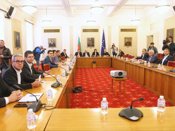 БСП инициира среща на парламентарно представените партии в 48-ото Народно