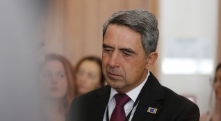 Президент на Република България 2012 2017 Росен Плевнелиев и министърът на