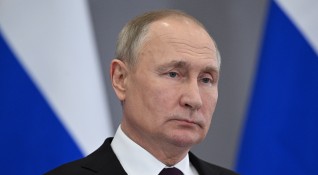 Хватката на Владимир Путин около властта в Русия може и
