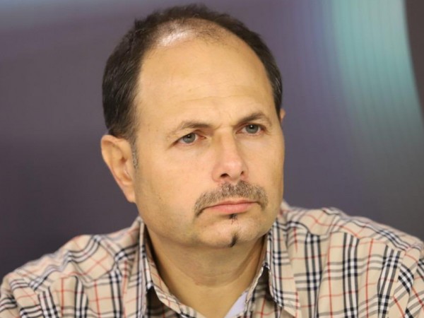 Д-р Георги Проданов е преподавател, главен асистент в Нов български