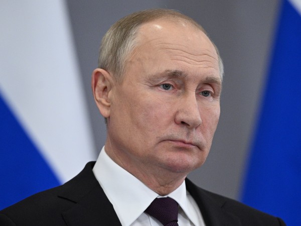Президентът Владимир Путин обяви въвеждането на военно положение в четирите