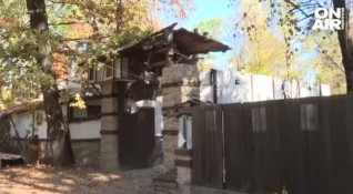 Започна акцията по премахване на незаконни постройки в Борисовата градина
