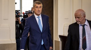 Предходният премиер на Чехия Андрей Бабиш обяви че ще се