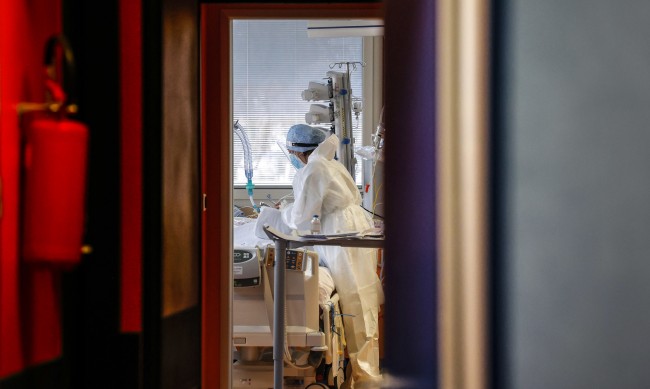 Неваксинираните медици в Италия се връщат на работа