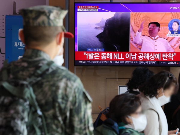 Южнокорейската армия изстреля три ракети в отговор на новите ракетни