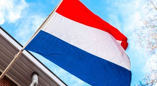 Нидерландският министър на външните работи Вопке Хукстра нареди незабавно да