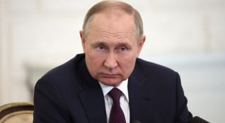 Руският президент Владимир Путин е отслабен от погрешното според Запада