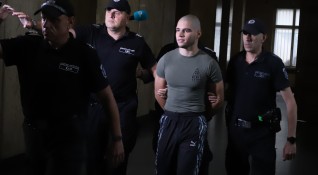 Софийският районен съд реши да остави под домашен арест сина