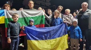 Отново на протест излизат украинските бежанци настанени по родните курорти