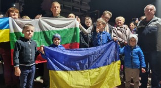 Украински бежанци излязоха на протест в курортния комплекс Златни пясъци