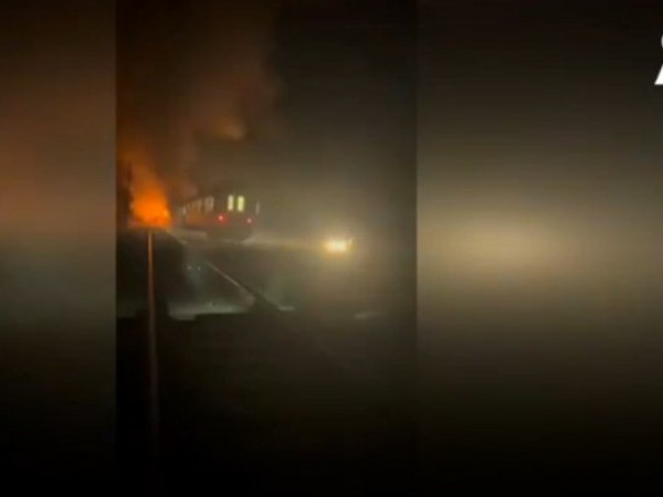 Изгасен е пожарът в бързия влак София-Варна, няма пострадали пътници.