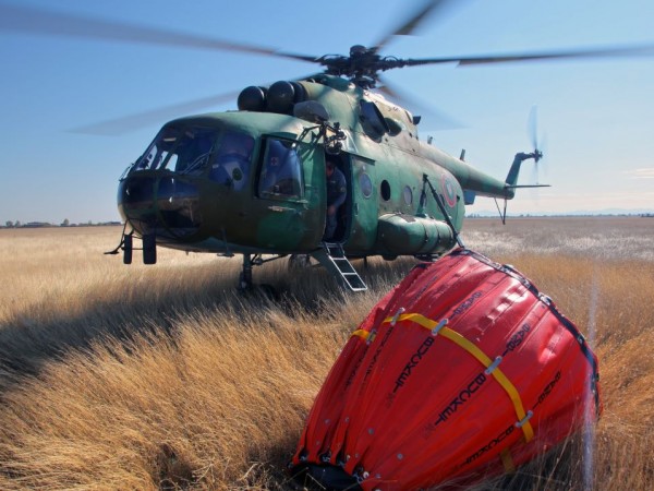 Два вертолета от авиобаза Крумово помагат за гасенето на пожари
