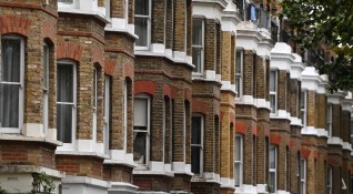 Цените на жилищата във Великобритания спаднаха през октомври с най бързия
