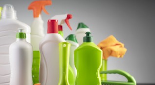 За почистването на дома си ежедневно използваме всякакви почистващи продукти