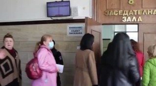 Отложиха делото срещу стачкуващите медици в Добрич Причината нередовно призоваване