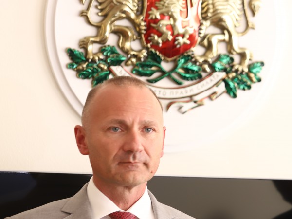 Министърът на енергетиката Росен Христов е бил повикан в Националната