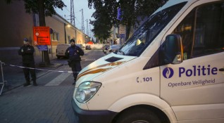 Снощното нападение срещу полицаи в Брюксел при което загинаха нападателят